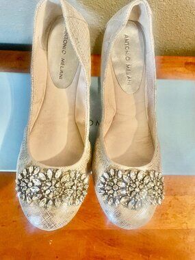 ANTONIO MELANI Calk/Silver Ballet Flats With Embellishments Size 8.5 Wedding